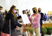 Marú Campos recibe constancia como gobernadora electa de Chihuahua